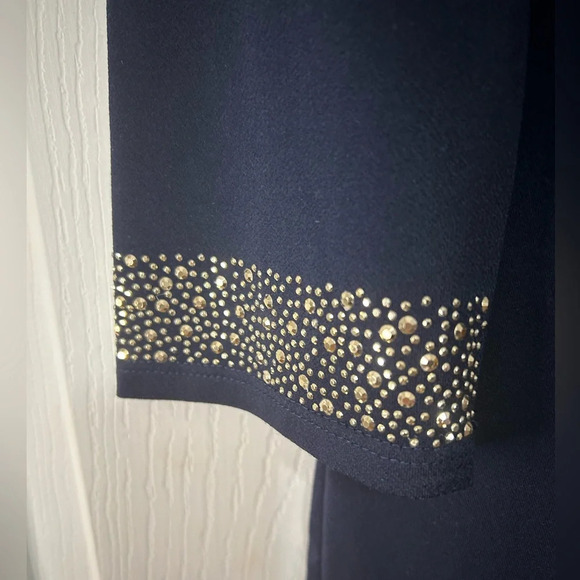 Women's Croft & Barrow® Embellished Shark-Bite Hem Nave Blue Top. Size Large - Picture 8 of 9